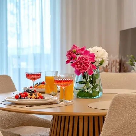 Tempus Te Deluxe Rae Apartment *